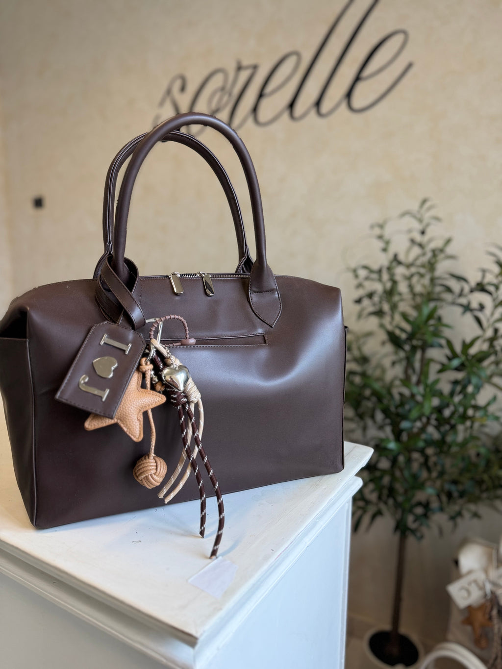 Pañalera Baby Bag Chocolate Herraje Plata no incluye llavero