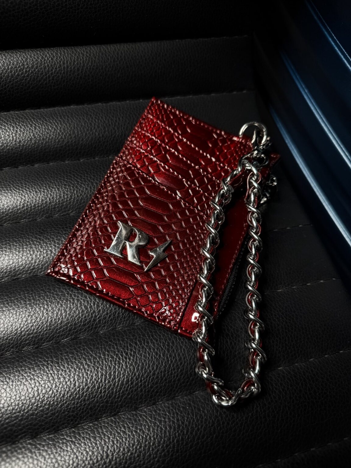 Helios Wrap Holder Charol Pitón Burgundy Shiny