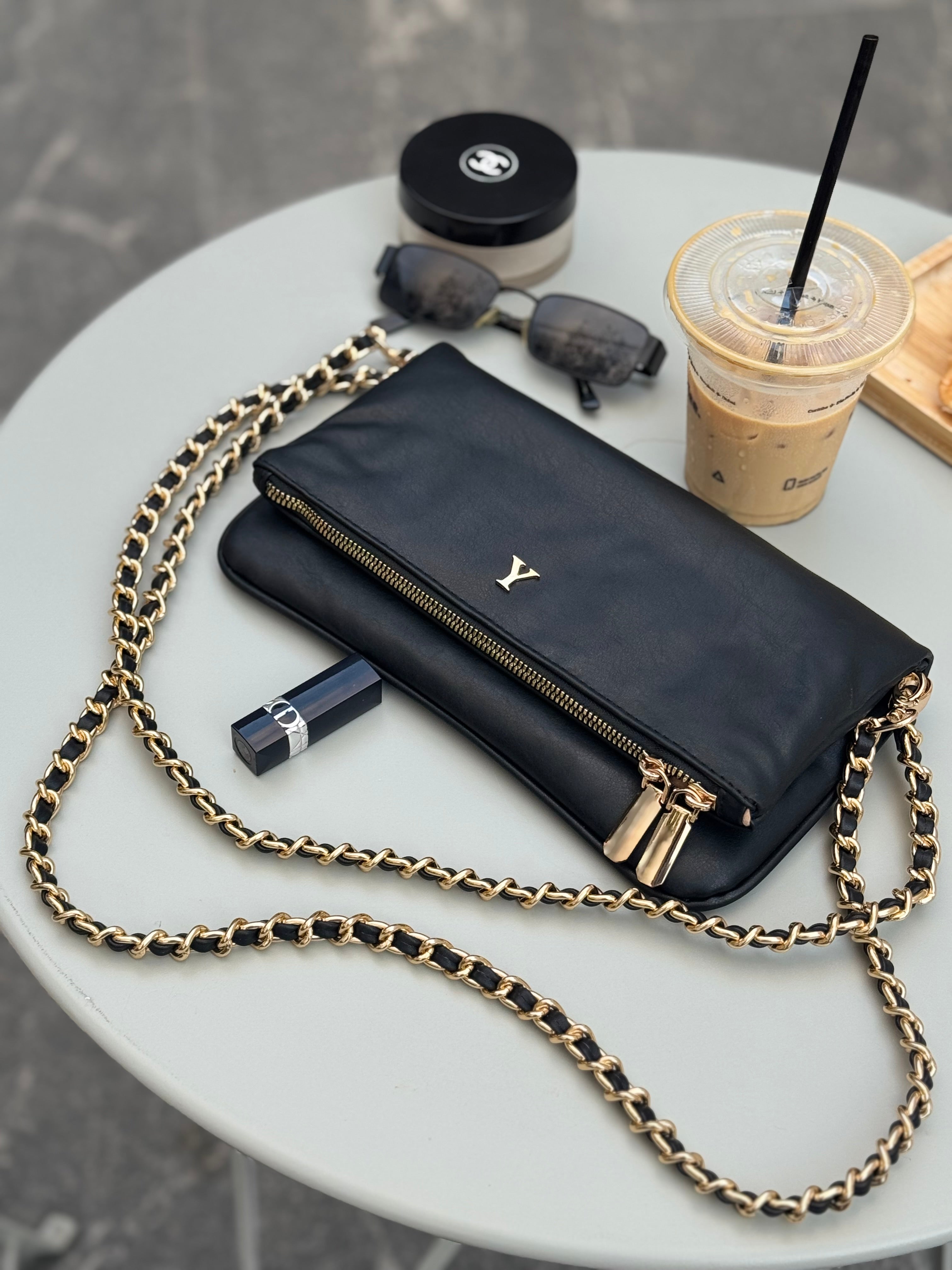 Amora bag black herraje dorado