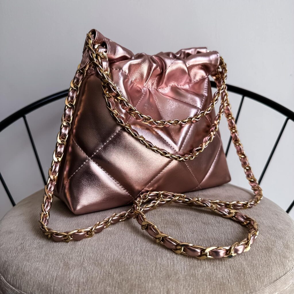 Halo Bag Mini Cadena Oro Color Cuarzo