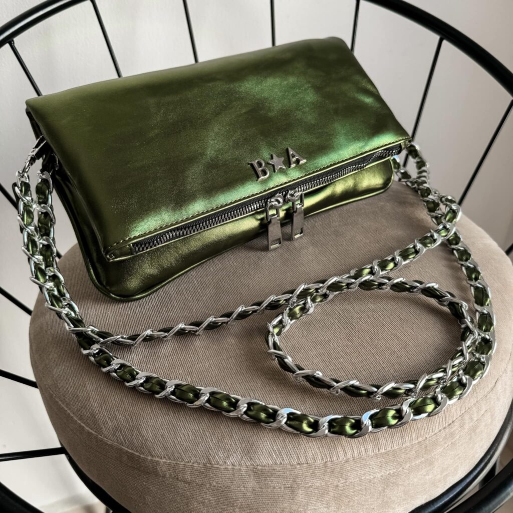 Amora Bag Metálico Obsidiana Herrajes Plata