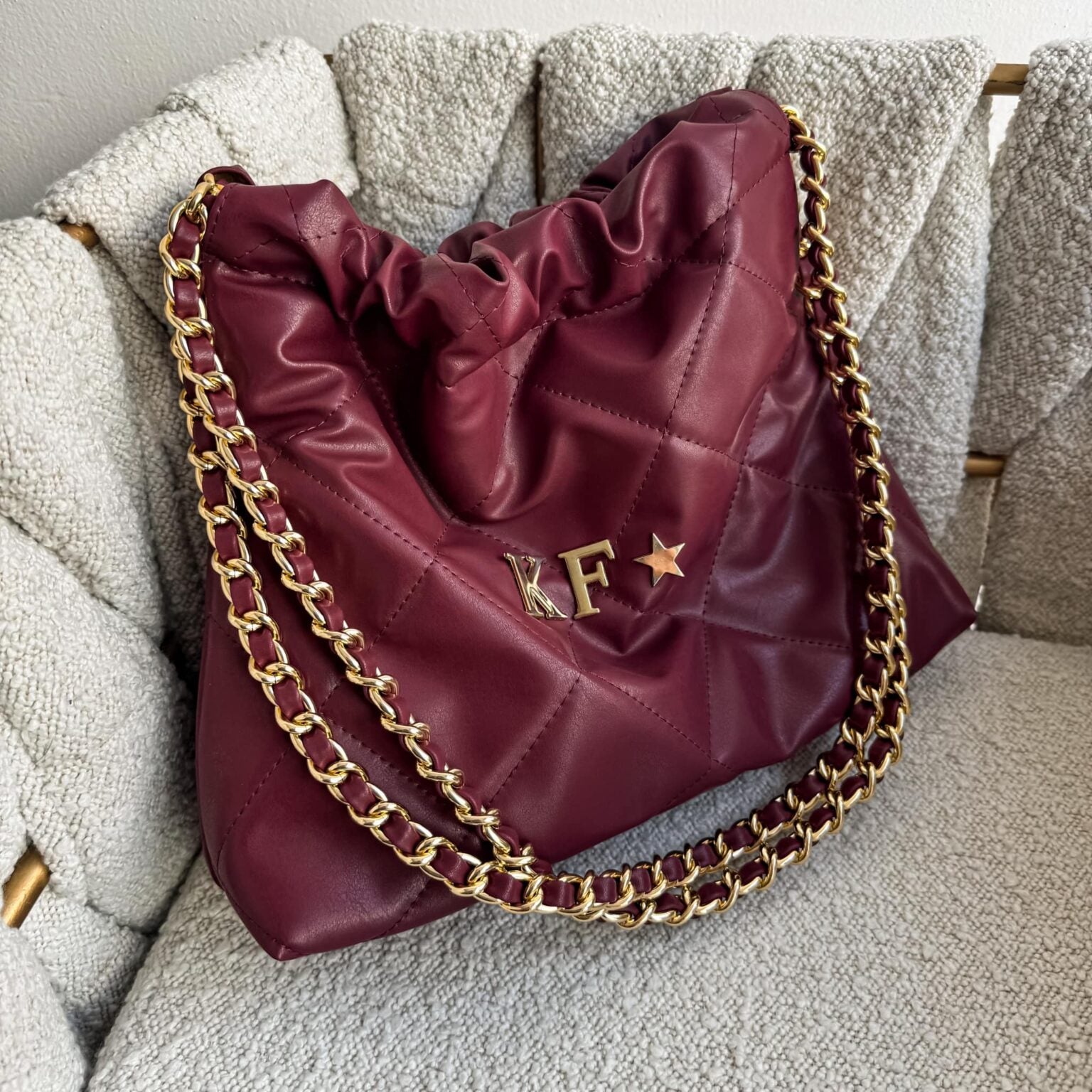 Coco Bag Cadena Oro Color Burgundy
