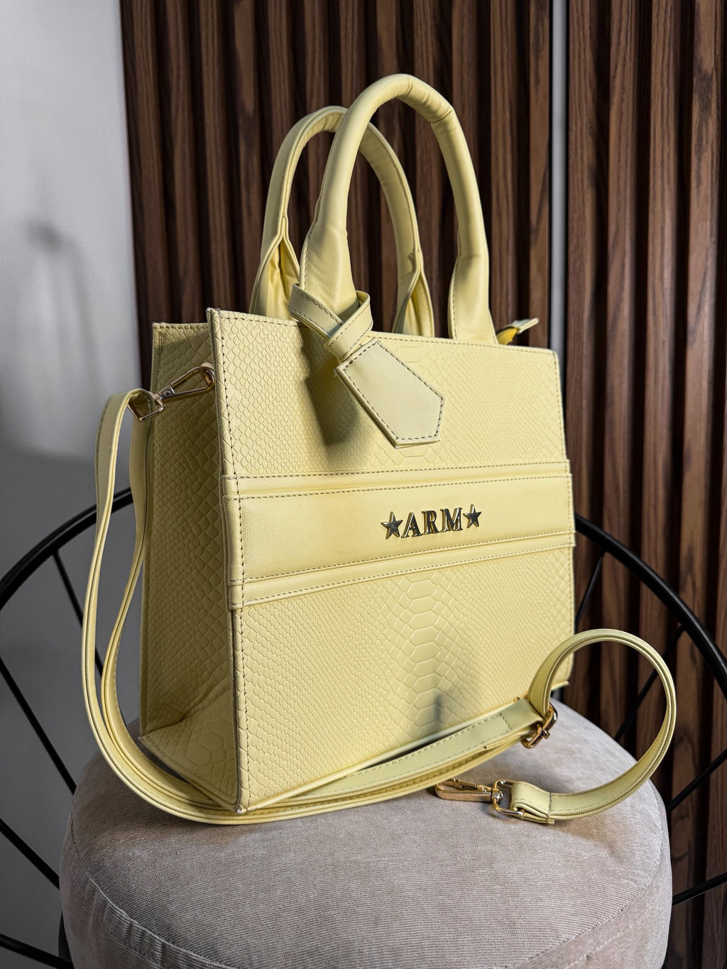 Premium Tote Mediana Butter Cream (Tag Incluido)