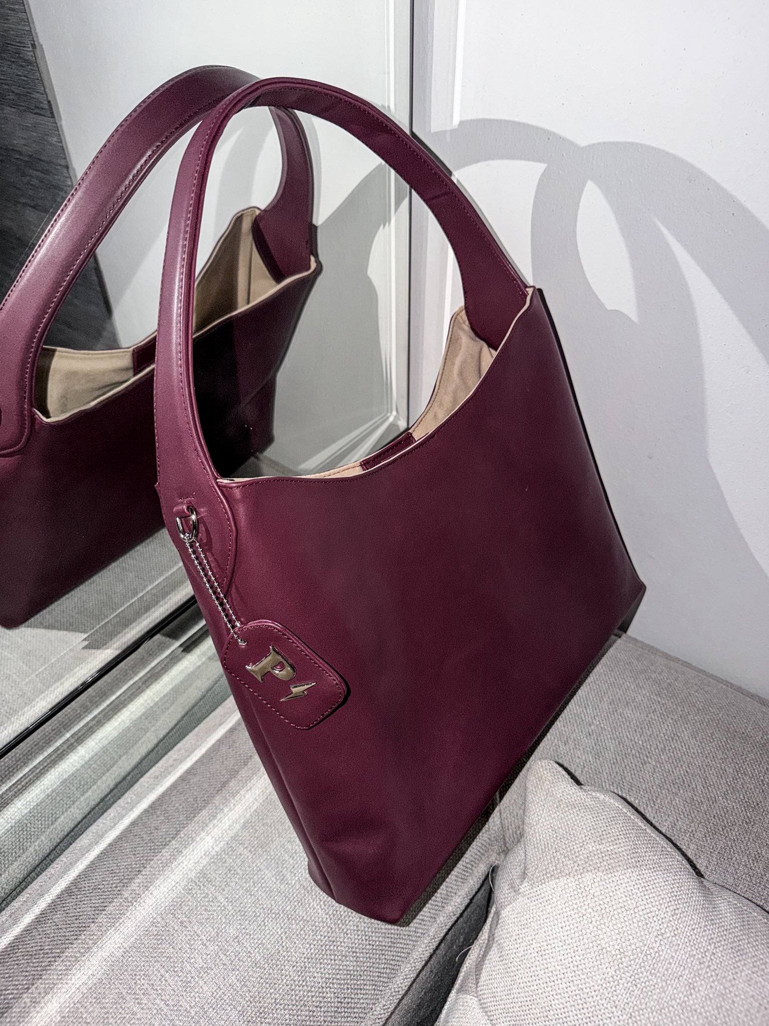 Aura Large Burgundy