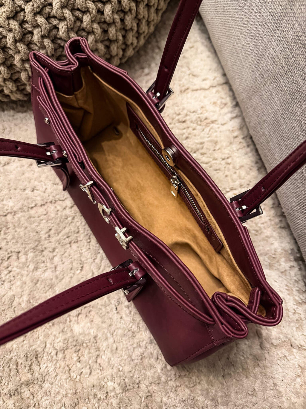 Aria Tote Small Charol Burgundy Shine