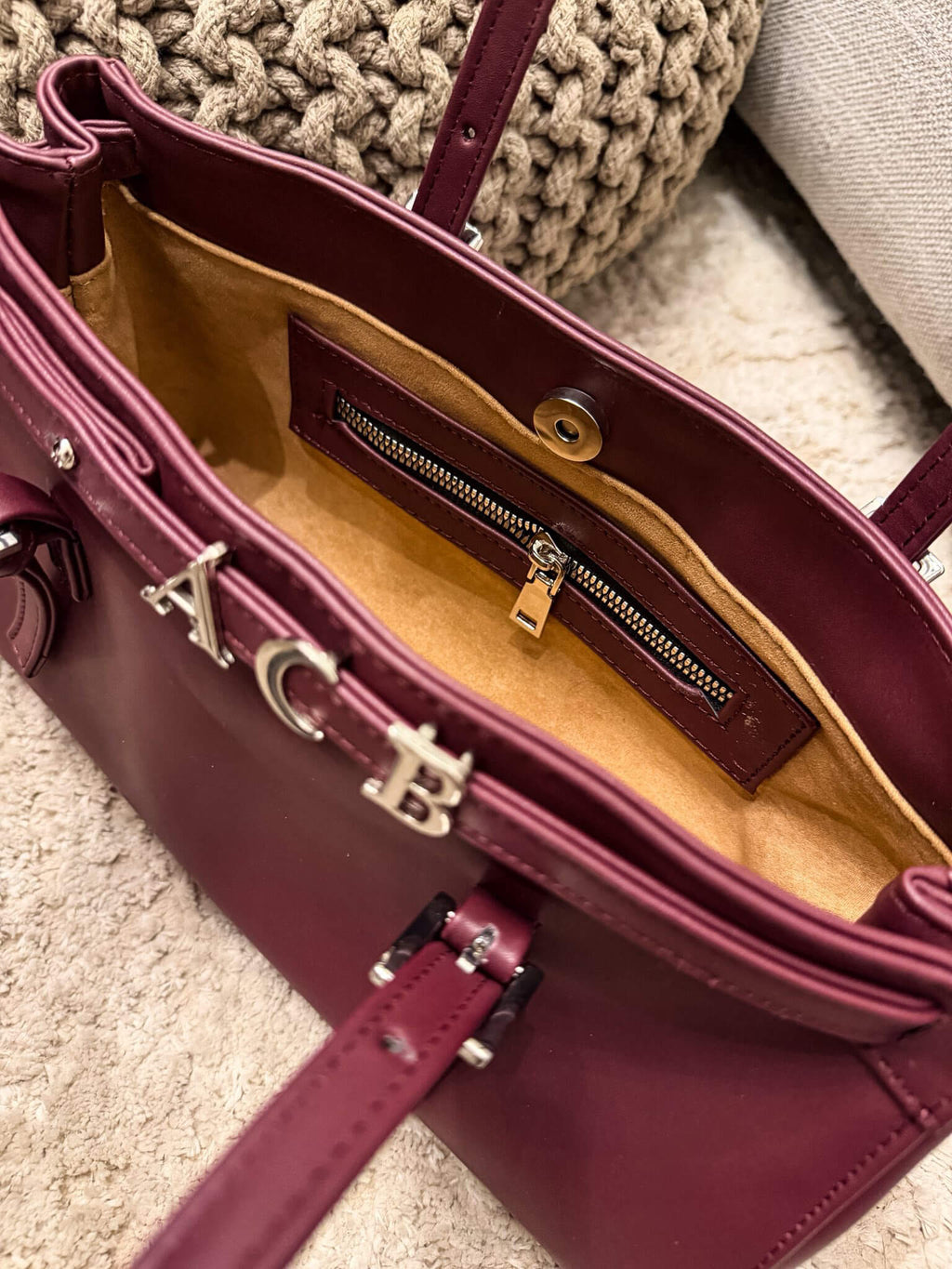 Aria Tote Small Charol Burgundy Shine
