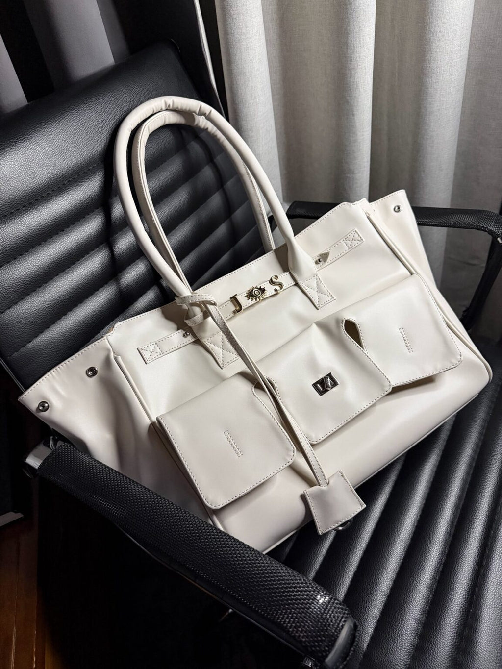 Élite Tote + Cierre – Latte  herraje oro