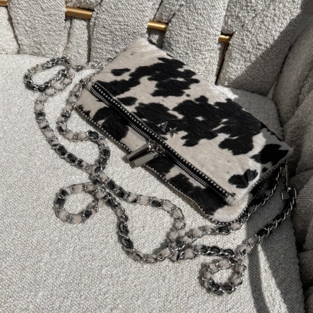 Amora Bag Black Cow Herrajes Plata + Filo De puntos