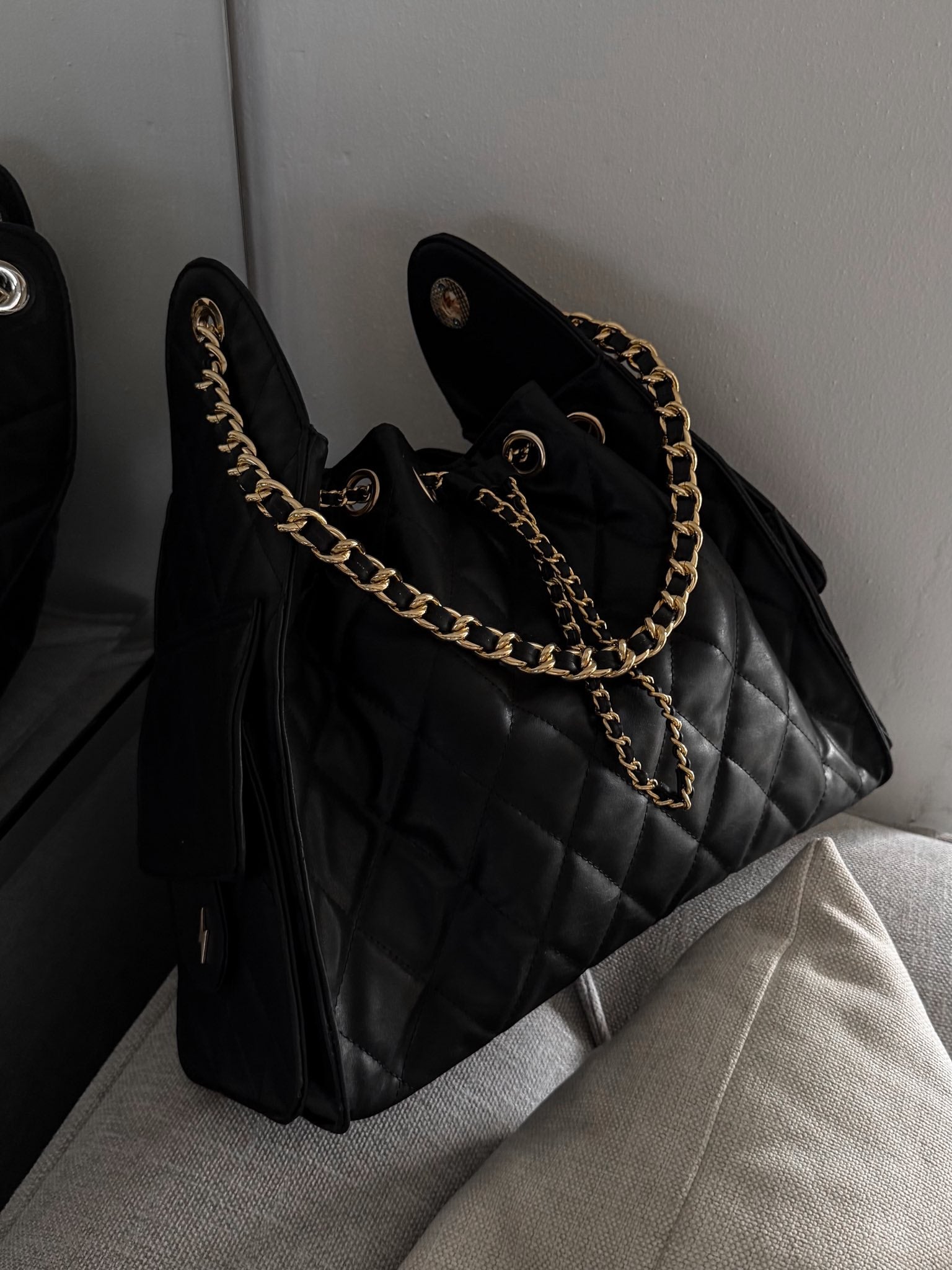 COCO 25 XL Negro Mate Herraje Oro