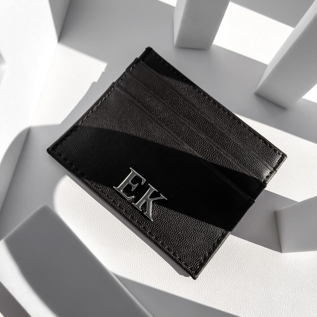 TARJETERO SINTETICO FERRERO (CAFE OBSCURO)