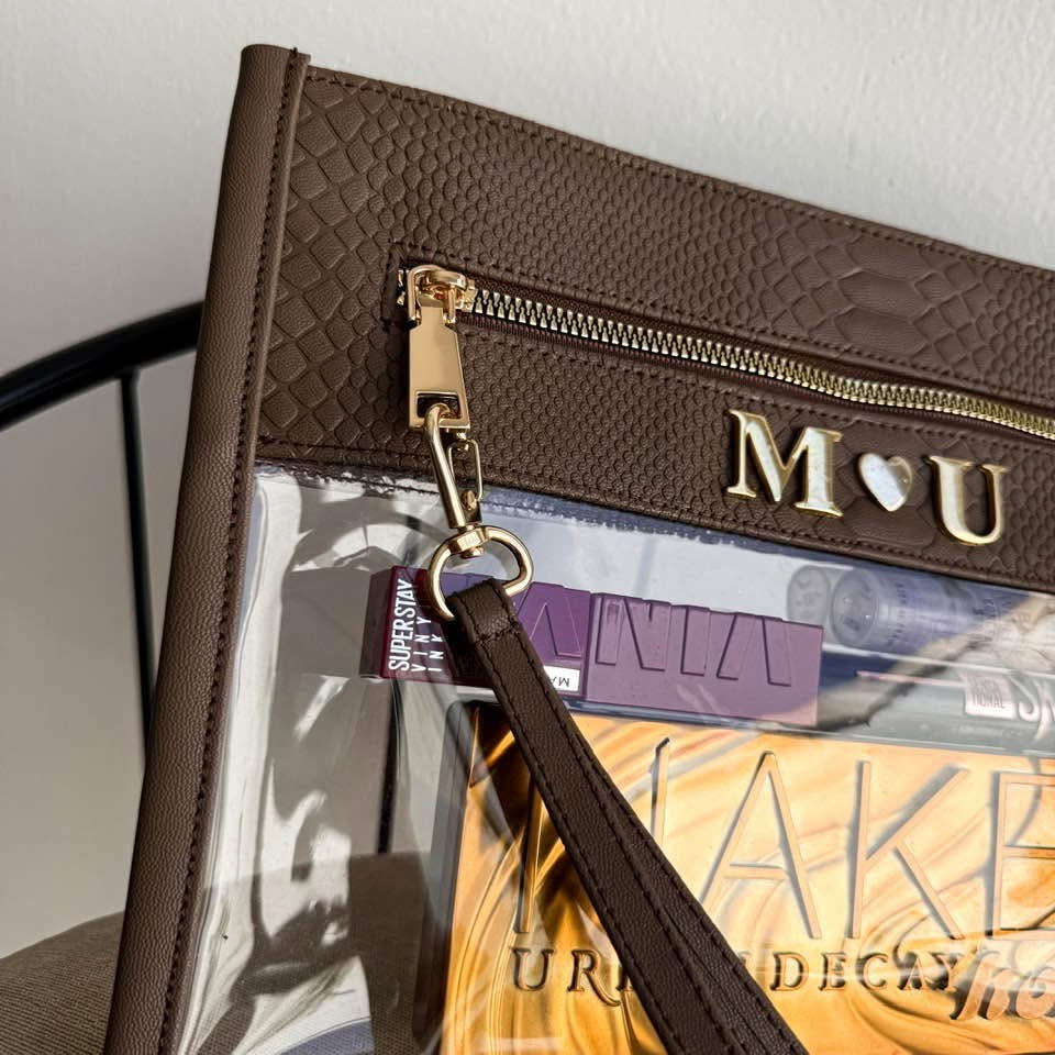 Cosmetiquera Clutch Pitón Charol Chocolate
