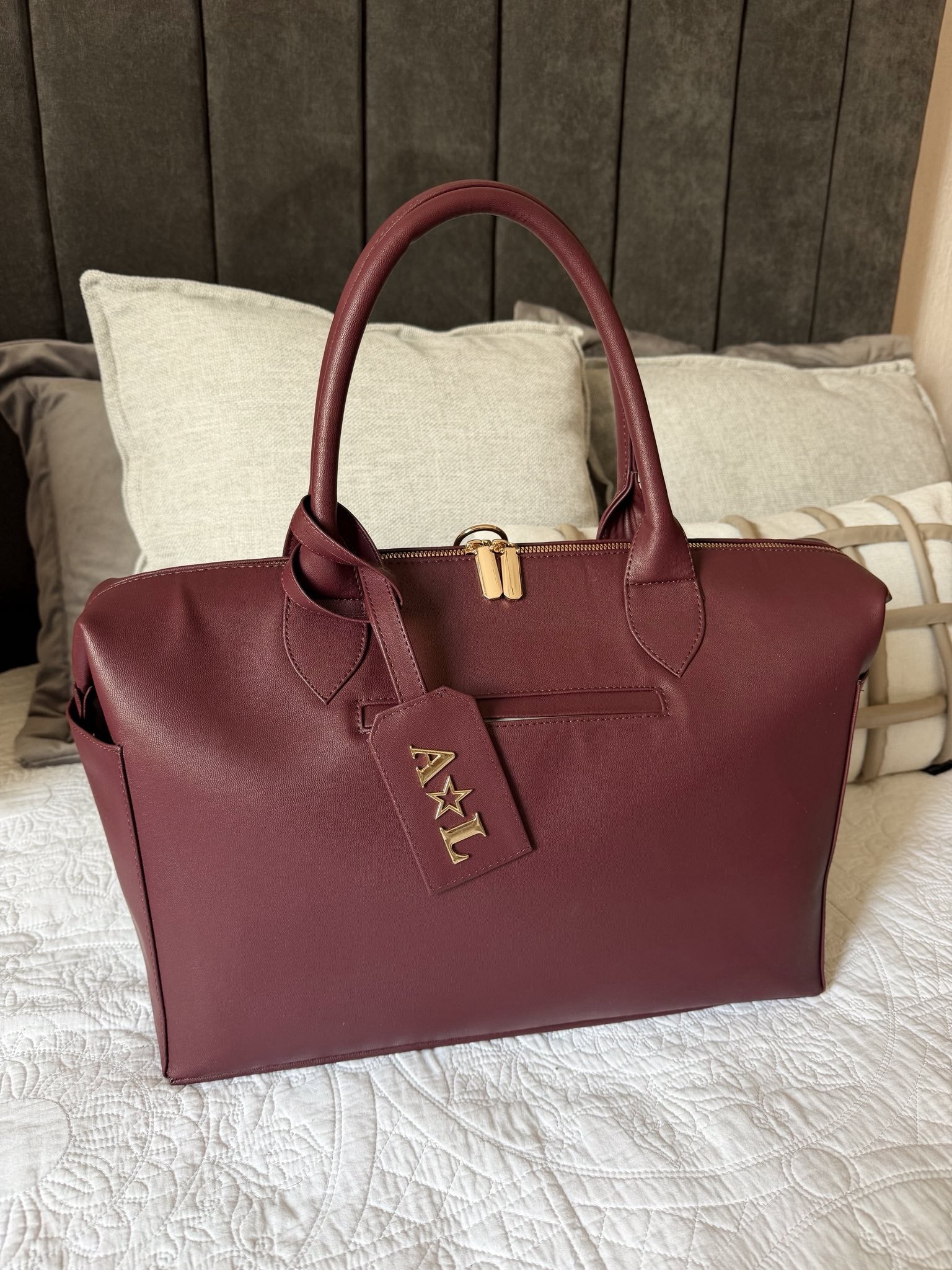 Pañalera Baby Bag Burgundy Herraje Oro