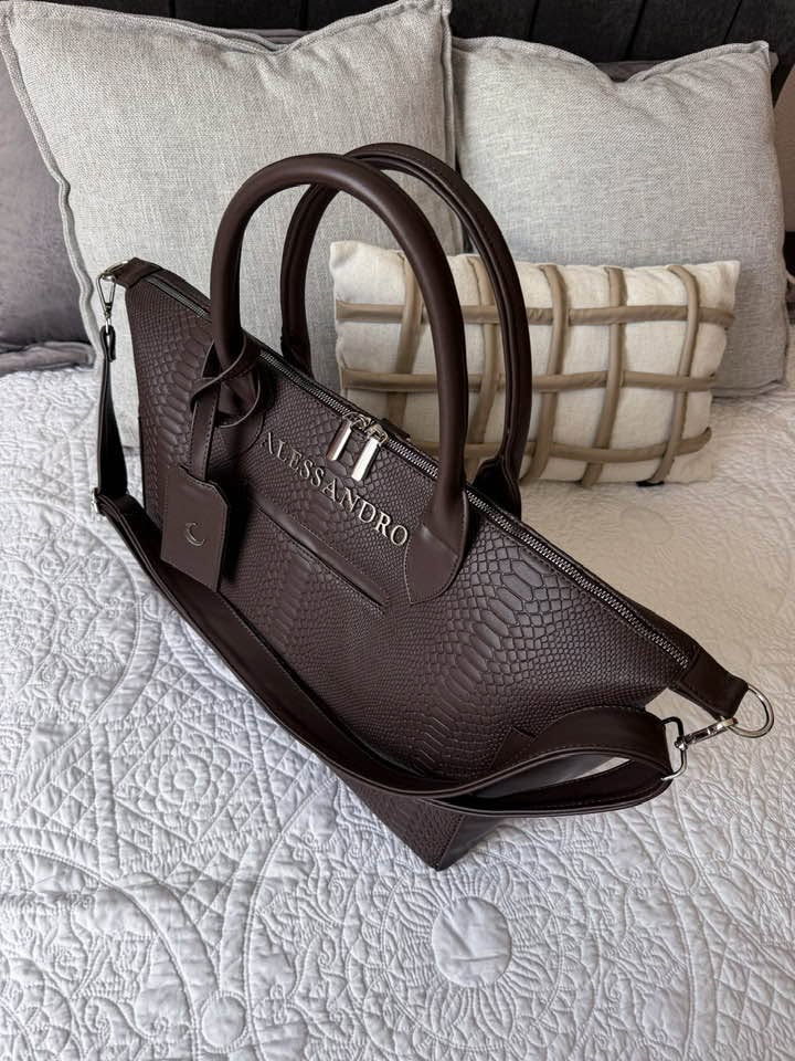 Pañalera Baby Bag Pitón Chocolate Herraje Plata