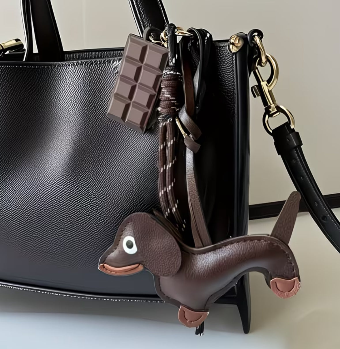 Charm para bolso salchicha y chocolate