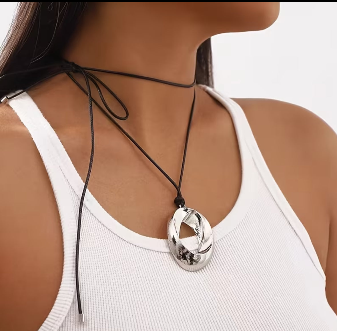 Collar con colgante oro