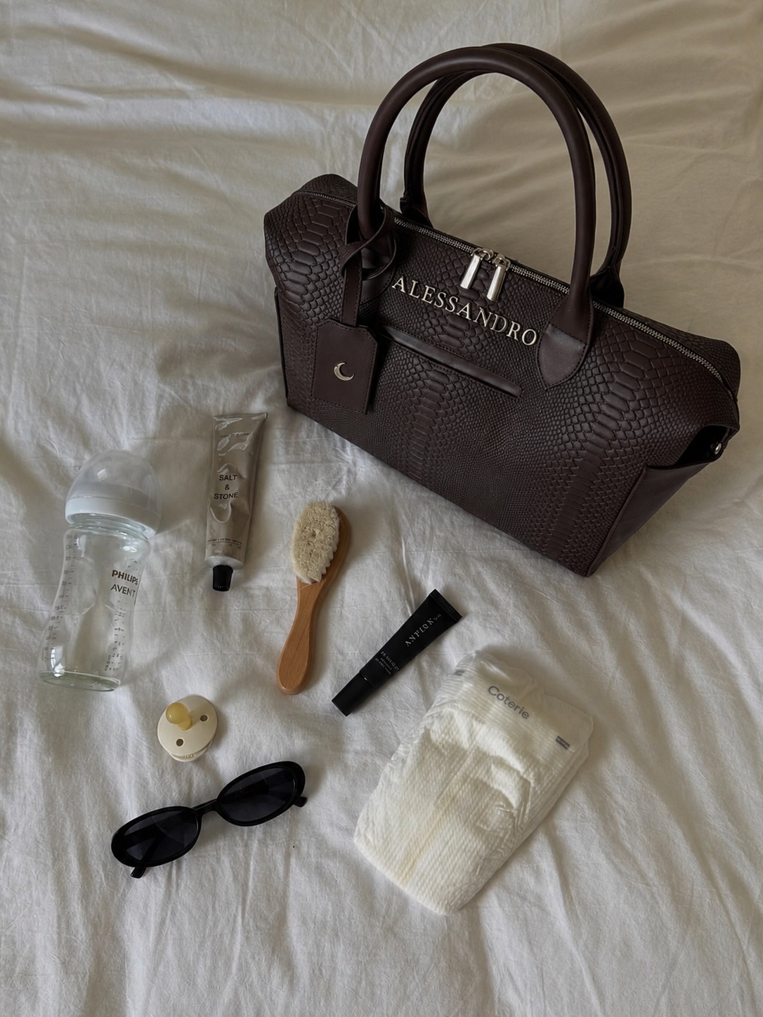 Pañalera Baby Bag Pitón Chocolate Herraje Plata